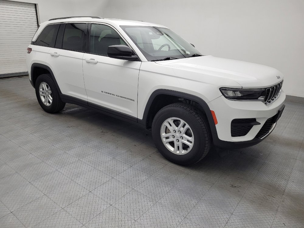 Used 2023 Jeep Grand Cherokee Laredo AWD/4WD image 11