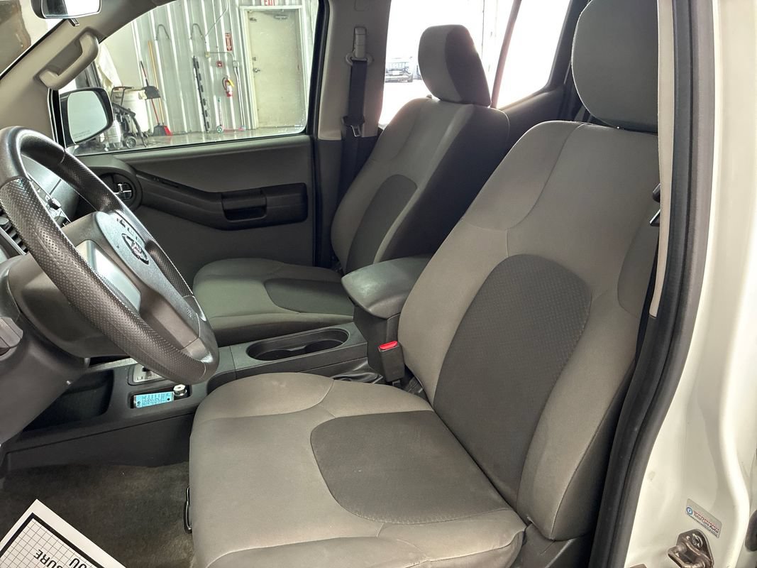 Used 2013 Nissan Xterra 4WD image 9