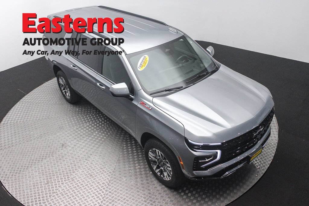 Used 2025 Chevrolet Suburban Z71 AWD/4WD image 3