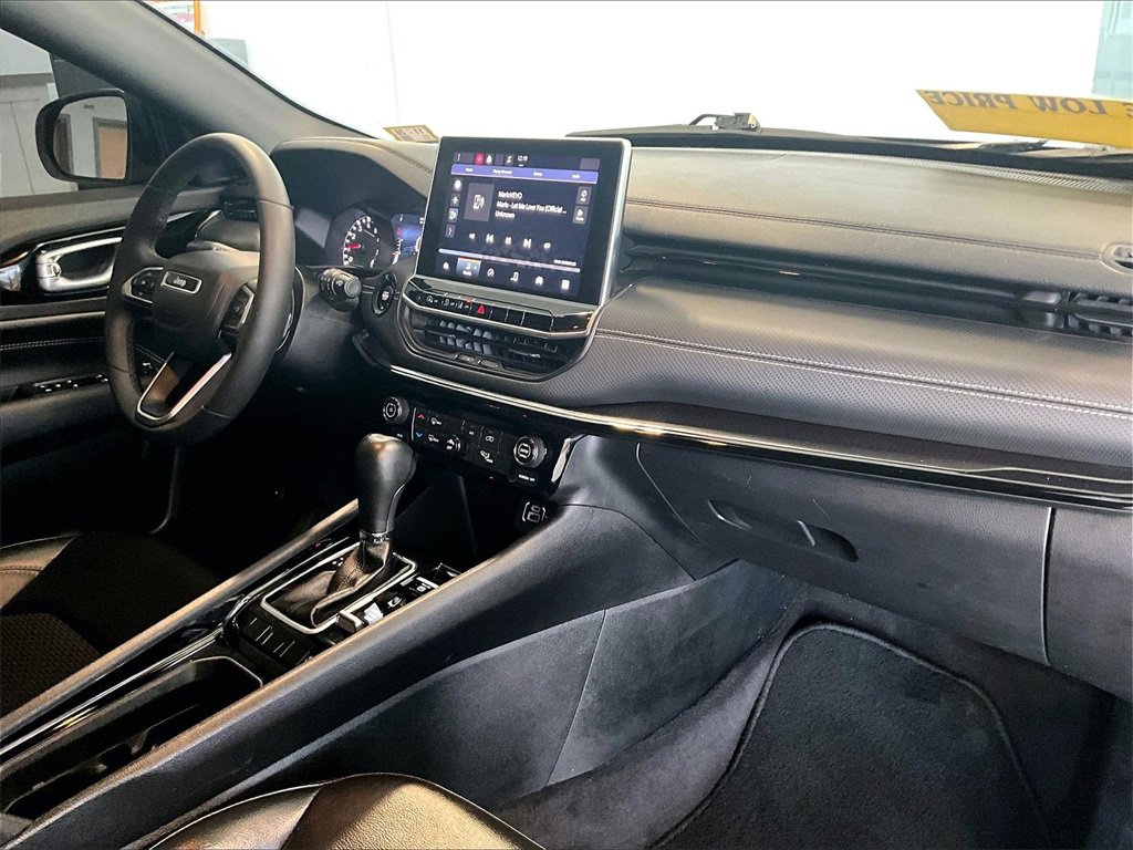 Used 2023 Jeep Compass Altitude image 14