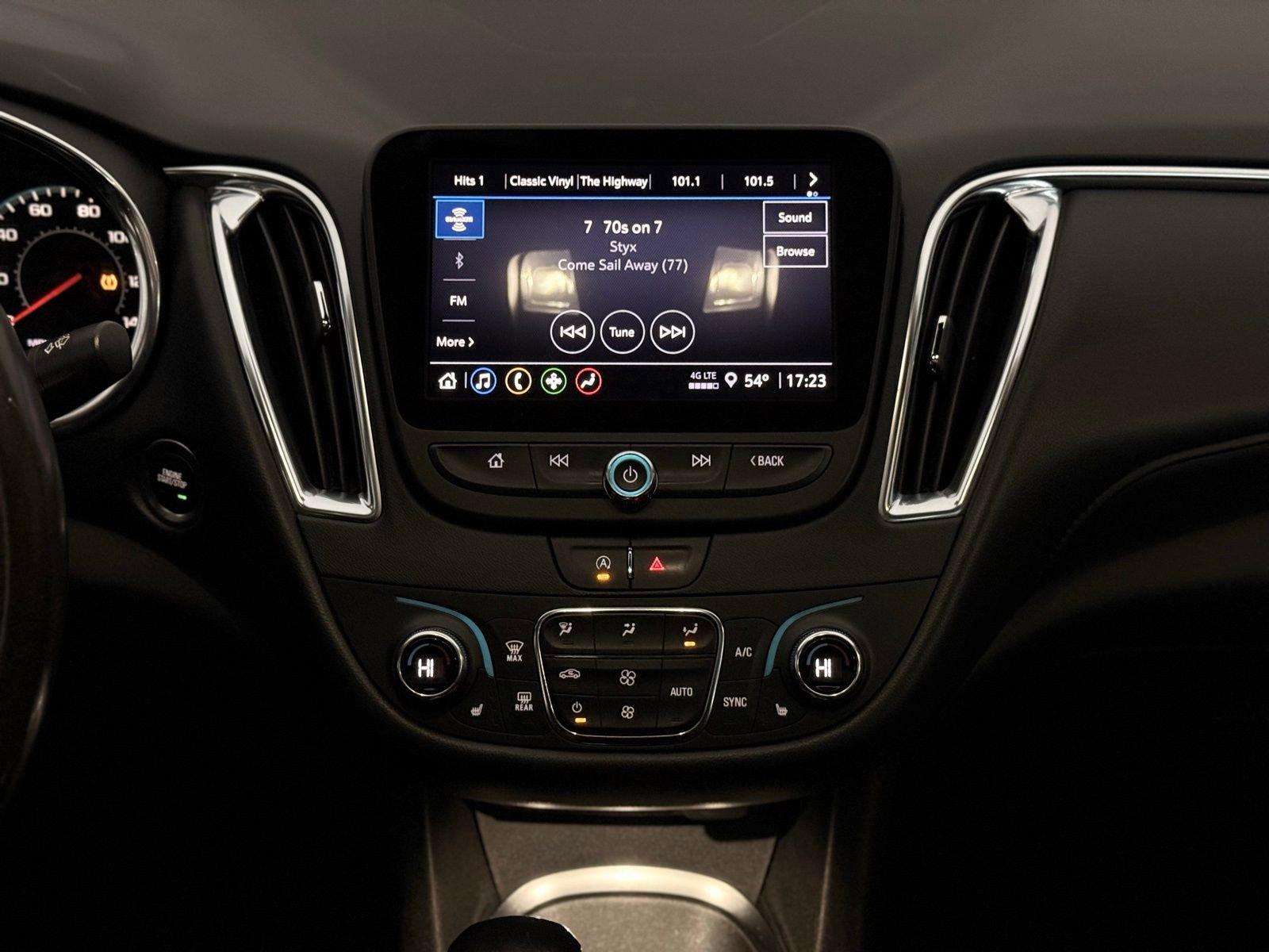 Used 2021 Chevrolet Malibu LT w/ Leather Package image 34