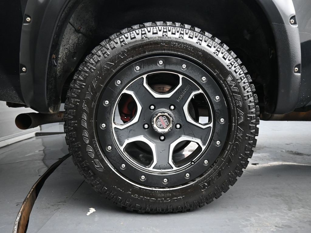 Used 2011 Toyota Tundra 4x4 CrewMax image 10