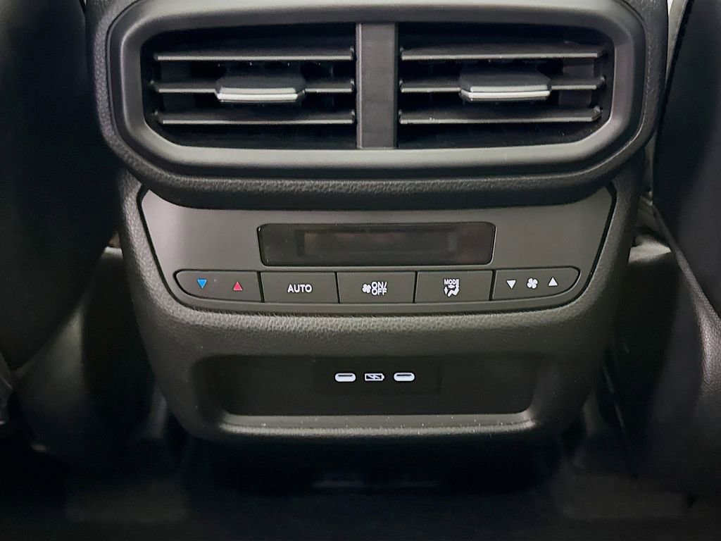 Certified 2025 Honda Pilot Touring image 23