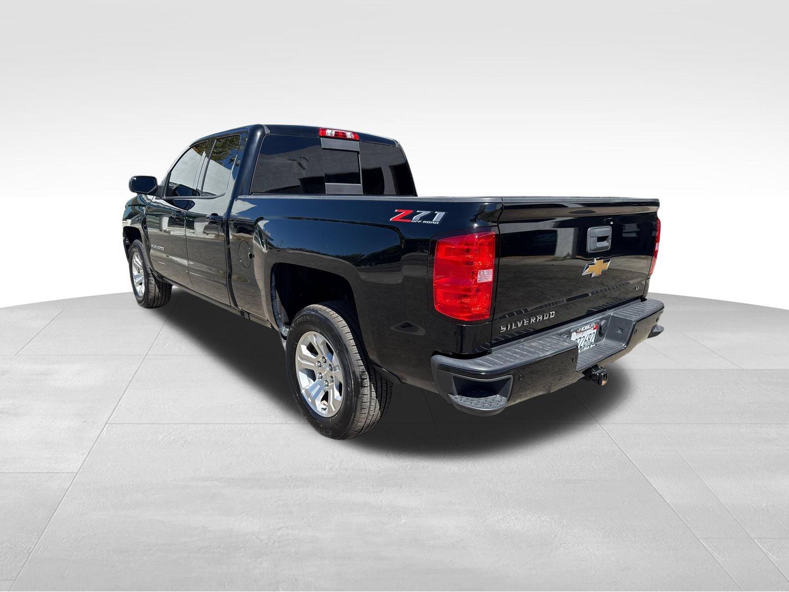 Used 2018 Chevrolet Silverado 1500 LT w/ All Star Edition AWD/4WD image 3