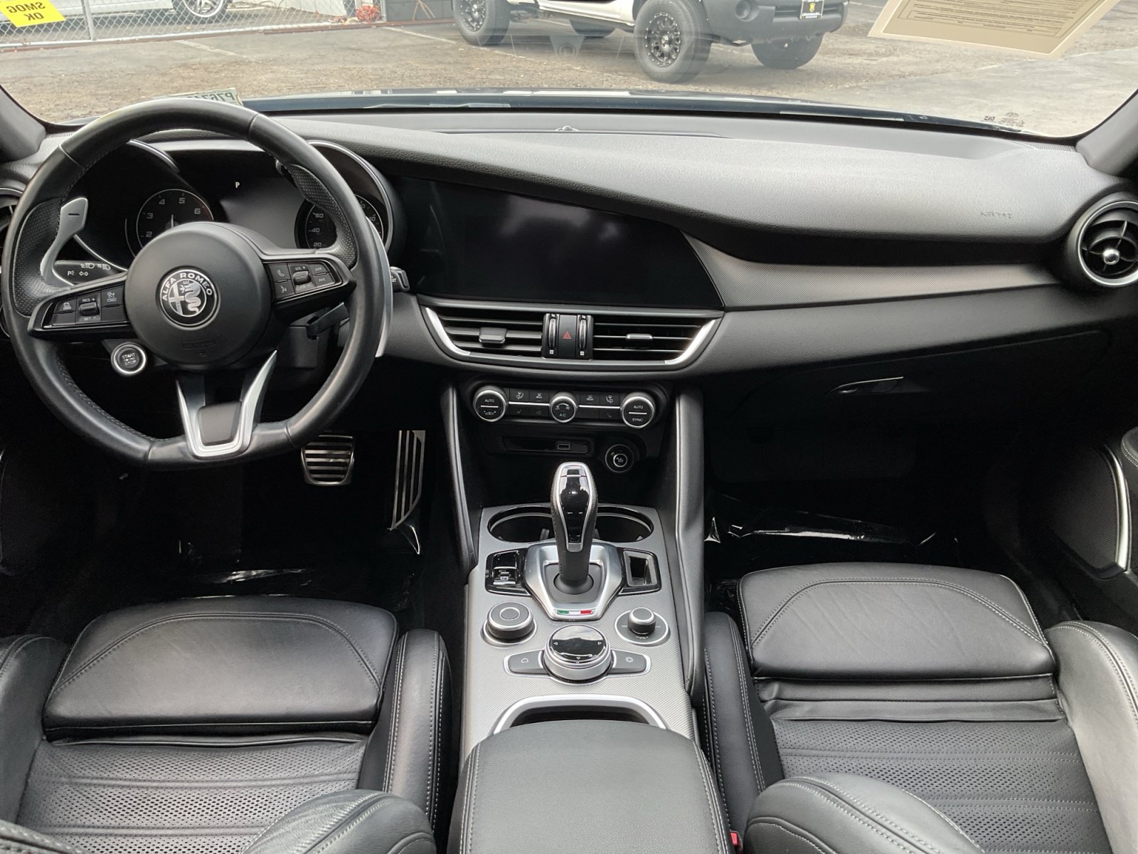 Used 2023 Alfa Romeo Giulia Veloce RWD image 15