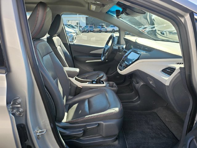 Used 2017 Chevrolet Bolt Premier w/ Driver Confidence II Package FWD image 13