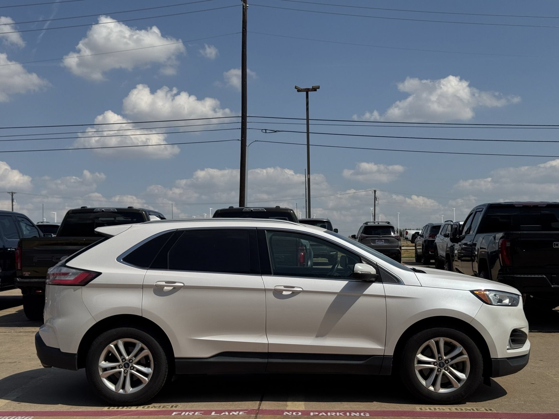 Used 2019 Ford Edge SEL w/ Cold Weather Package AWD/4WD image 3