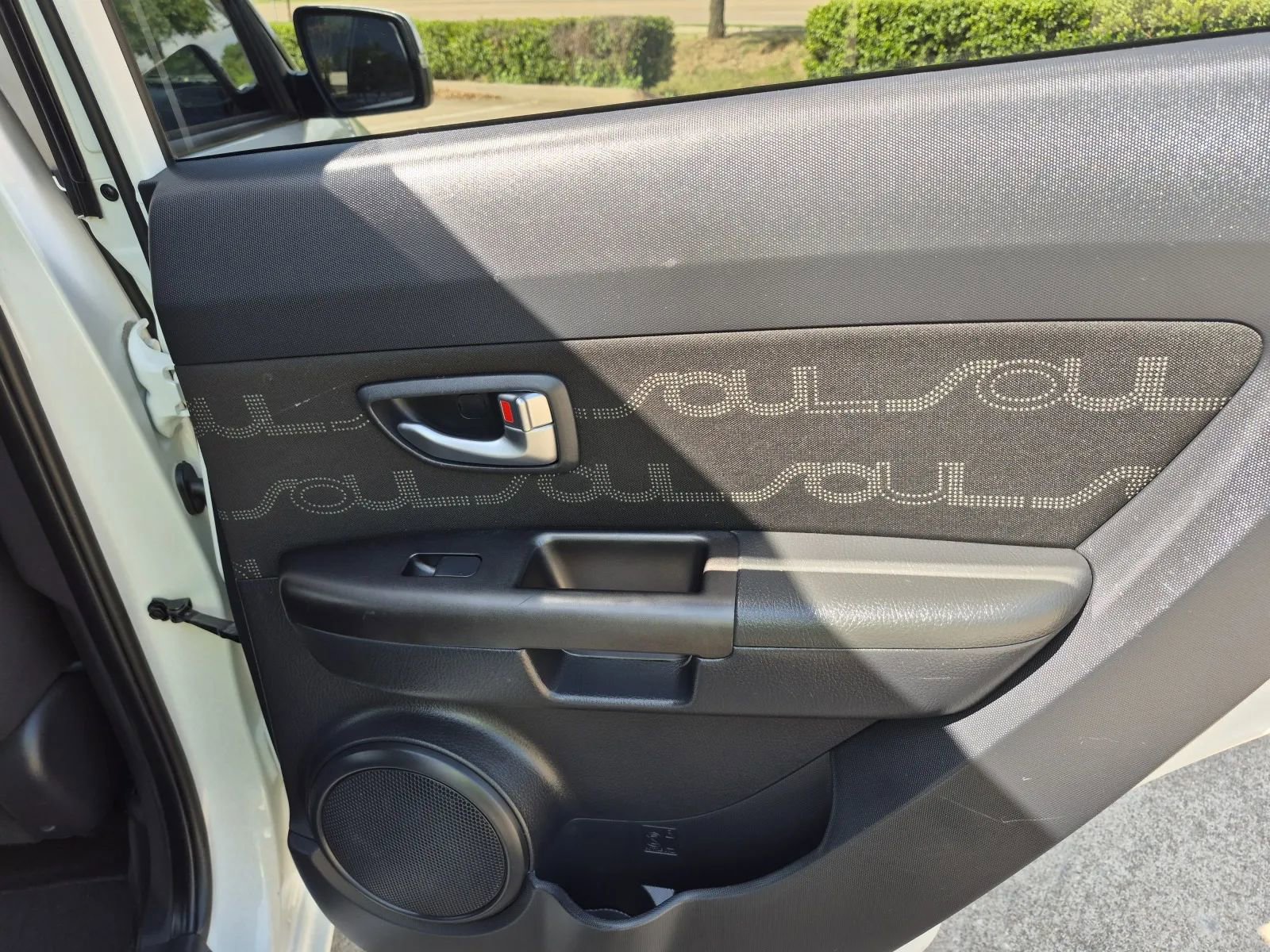 Used 2013 Kia Soul + w/ Audio Pkg FWD image 18