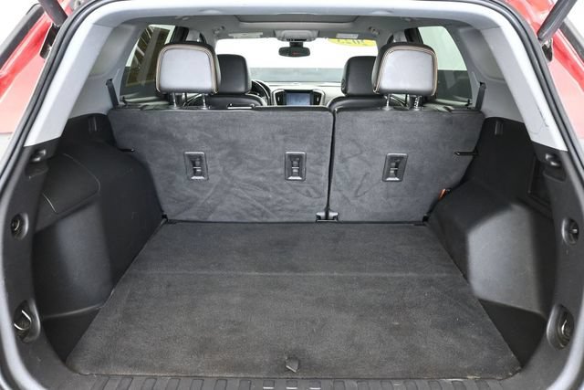 Used 2023 GMC Terrain AT4 AWD/4WD image 30