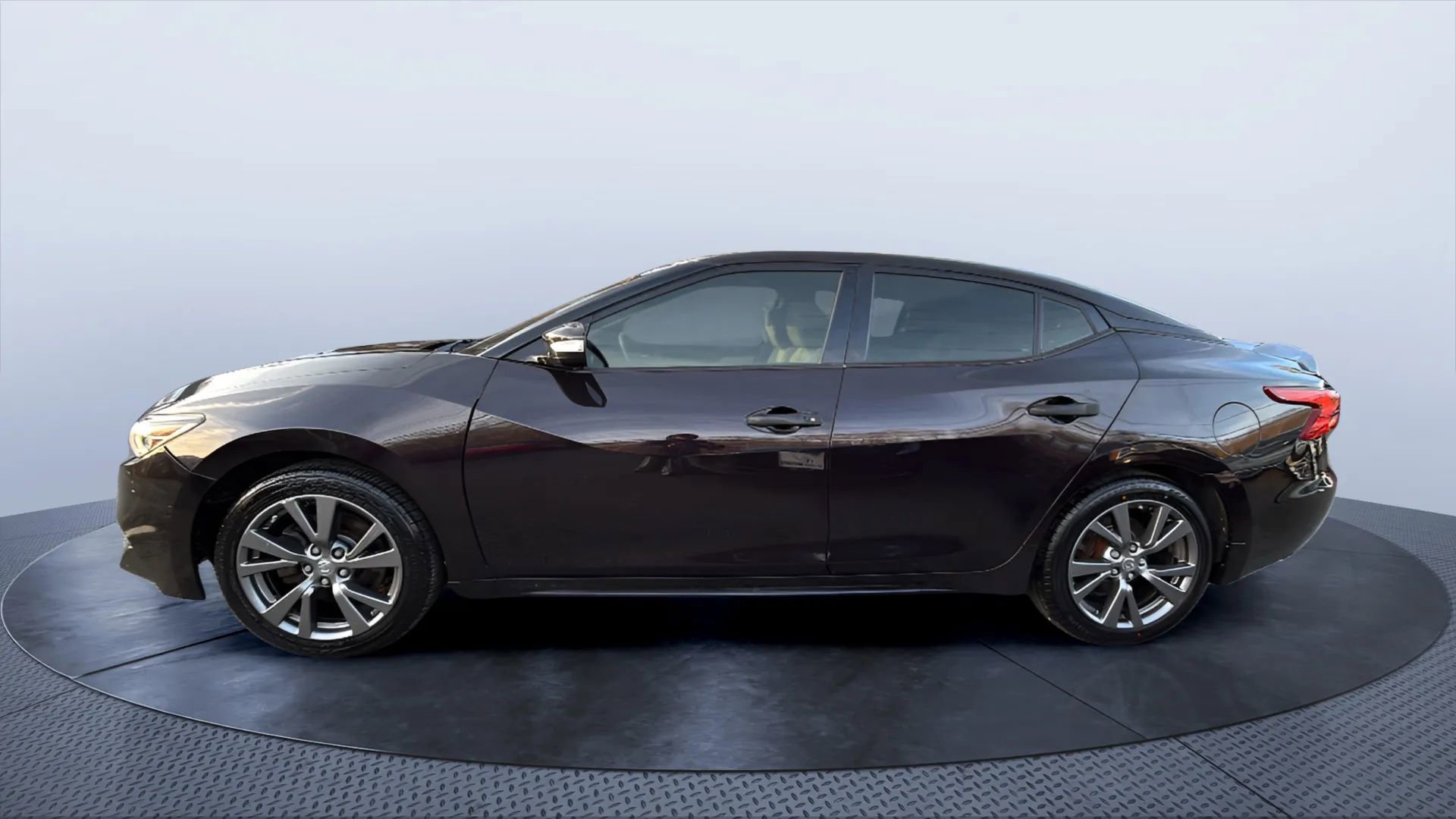 Used 2016 Nissan Maxima 3.5 SV image 2