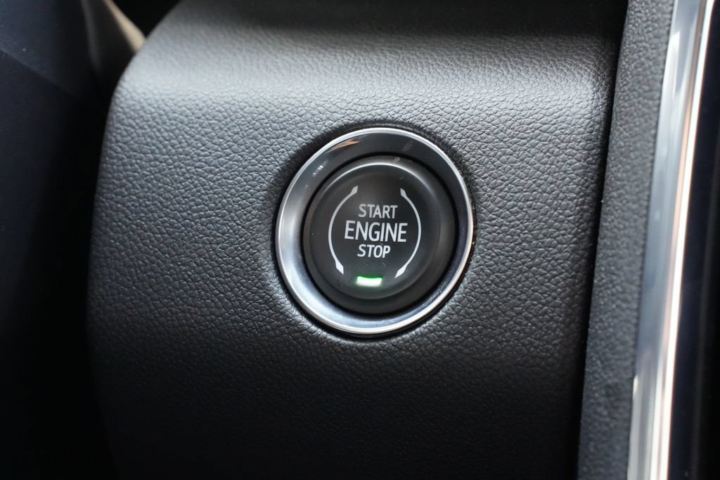 Used 2026 GMC Acadia Elevation w/ Elevation Premium Package FWD image 13