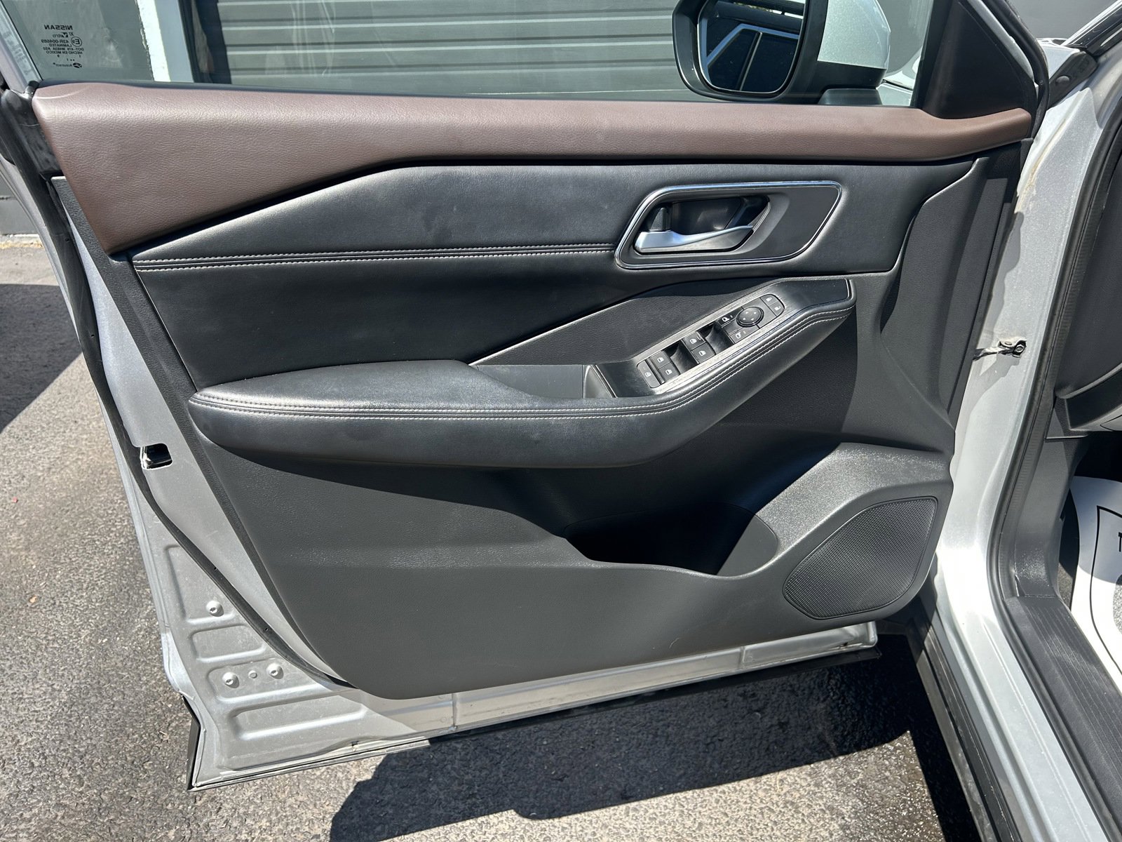 Used 2021 Nissan Rogue SV w/ Premium Package image 36