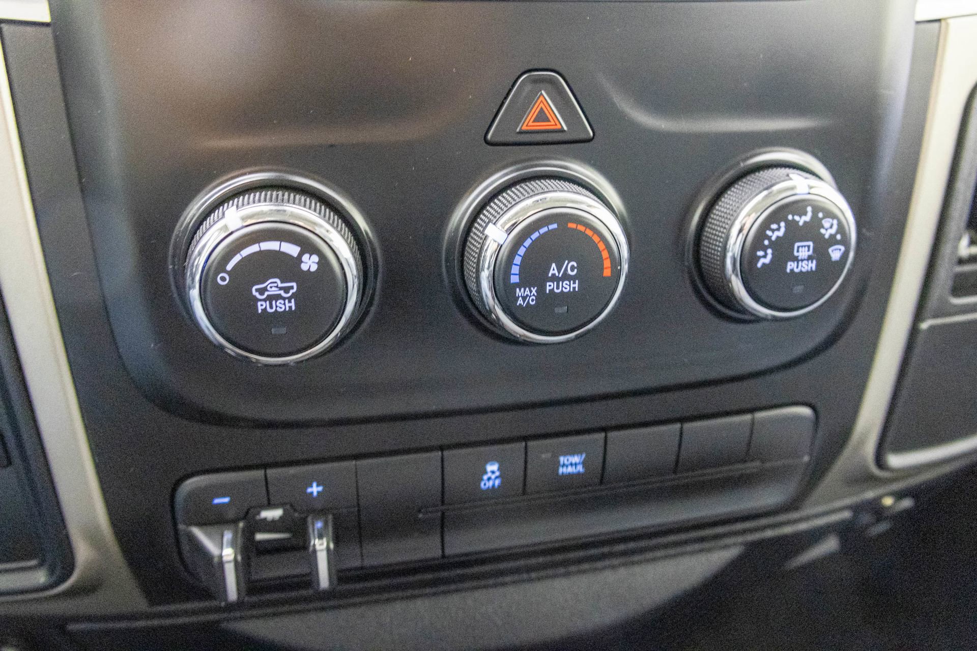 Used 2014 RAM 2500 SLT image 22