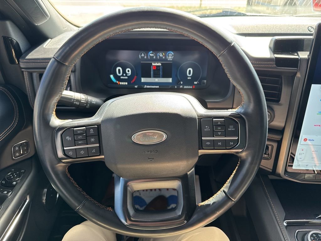 Used 2023 Ford Expedition Platinum image 7