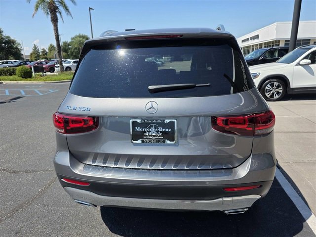 Certified 2023 Mercedes-Benz GLB 250 w/ Premium Package image 7