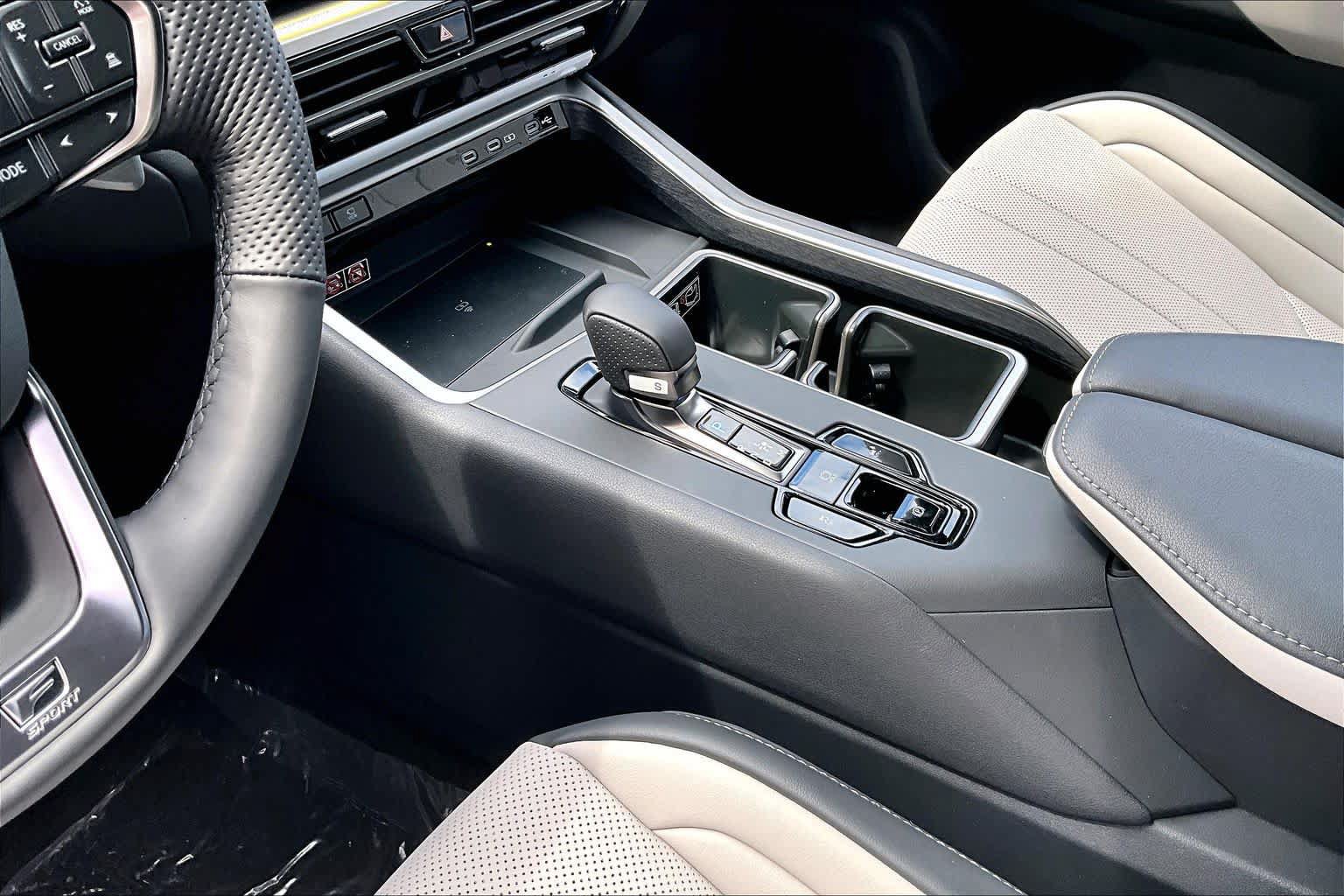 New 2026 Lexus TX 500h AWD image 8