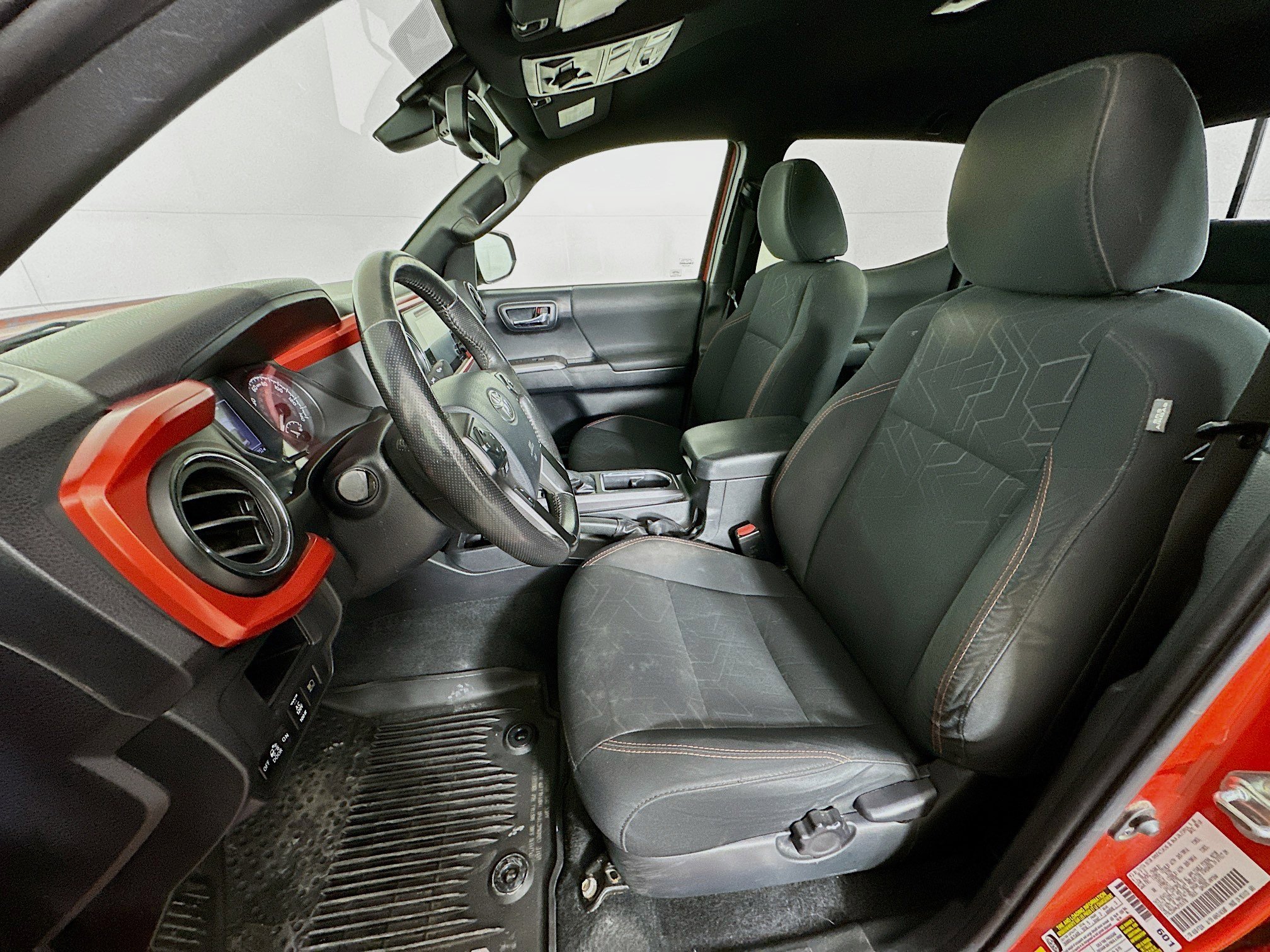 Used 2018 Toyota Tacoma TRD Off-Road image 13