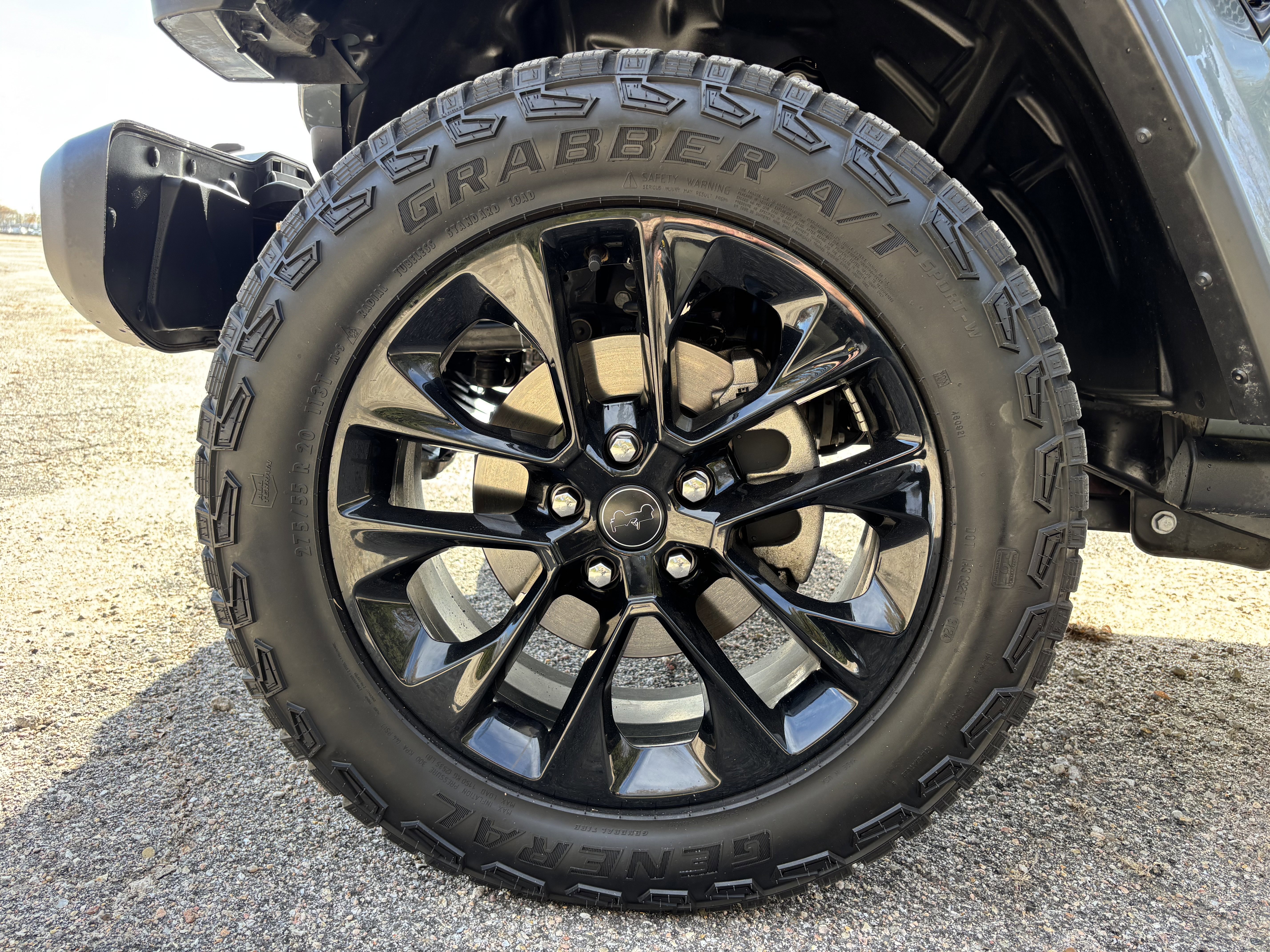 Used 2025 Jeep Gladiator Sport image 25