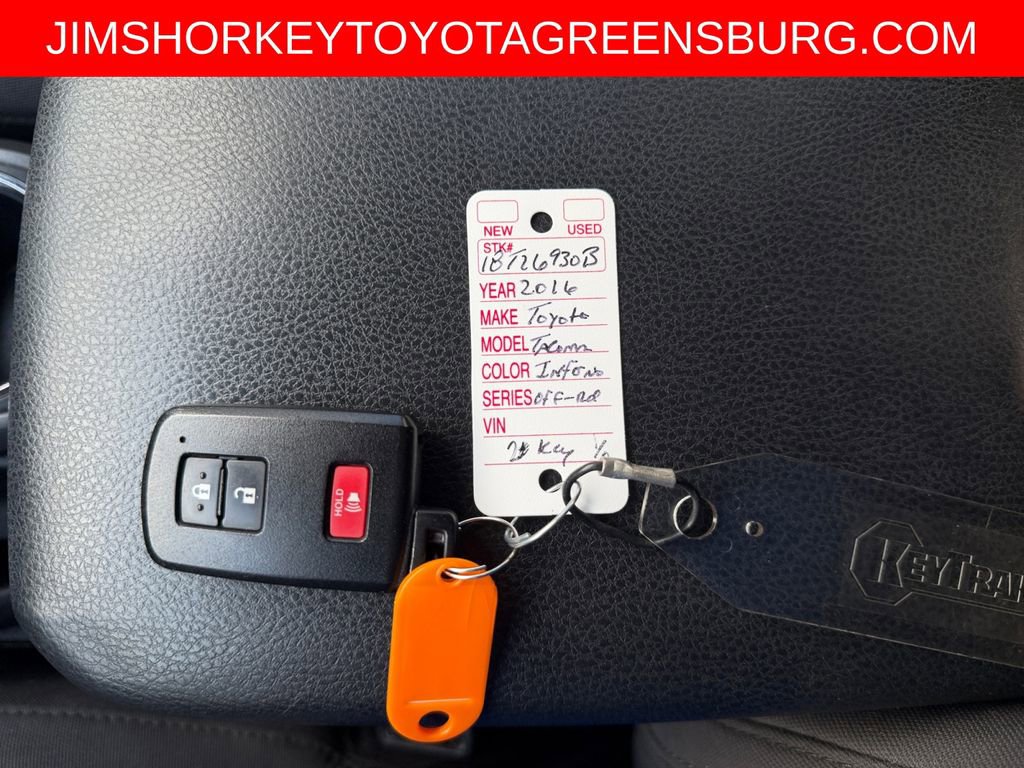 Used 2016 Toyota Tacoma TRD Off-Road AWD/4WD image 31