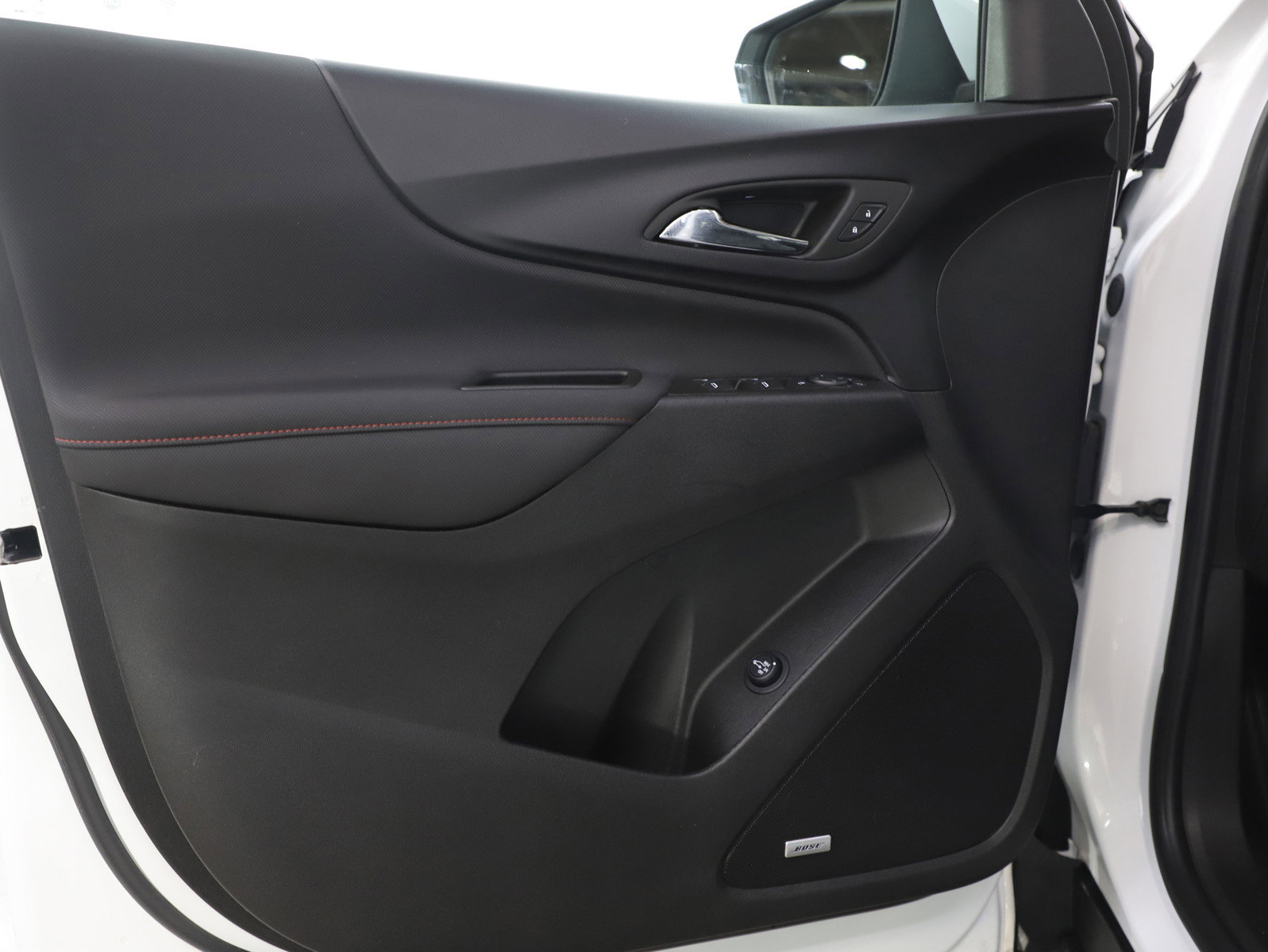 Used 2024 Chevrolet Equinox RS w/ RS Leather Package image 19