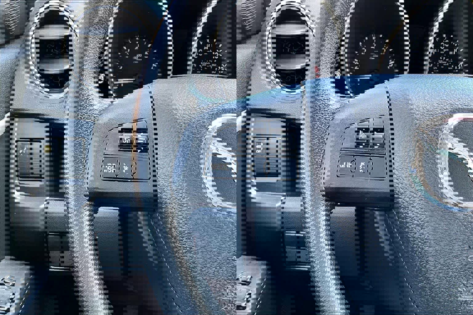 Used 2012 MAZDA MAZDA5 Sport image 22