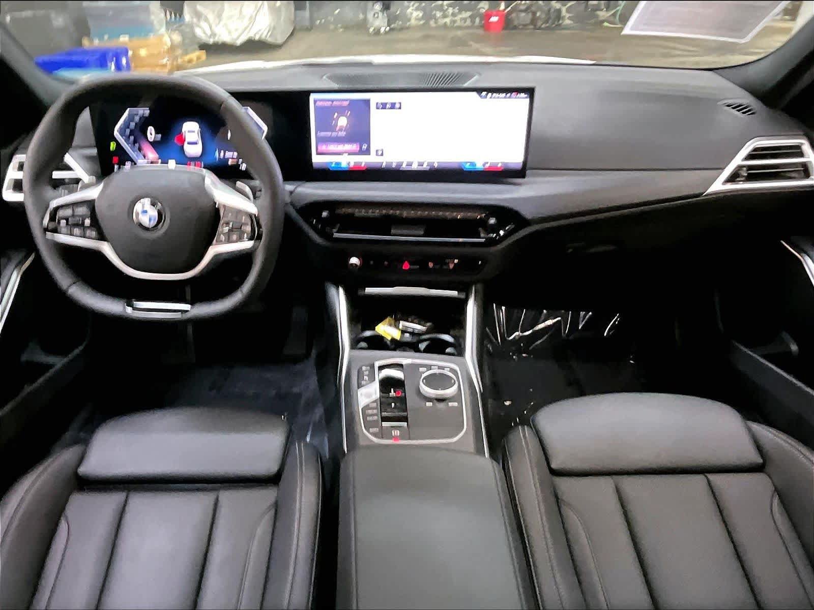Used 2025 BMW 330i Sedan w/ Convenience Package RWD image 18
