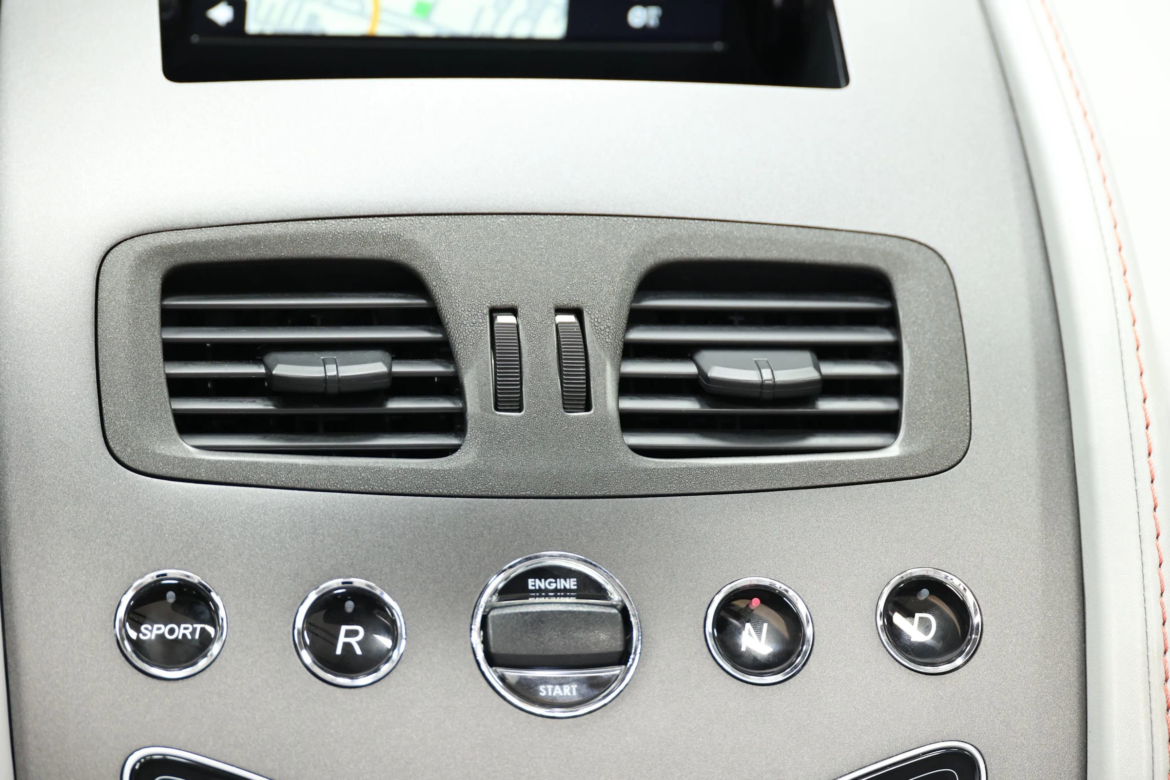 Used 2016 Aston Martin V8 Vantage GT RWD image 40
