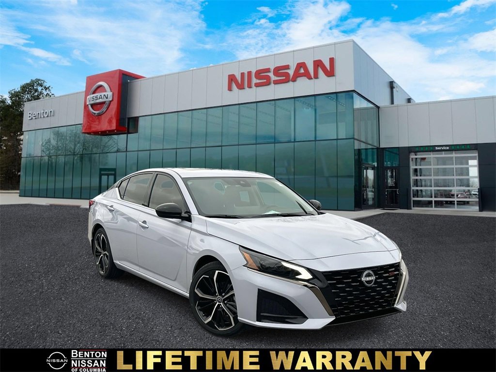 New 2025 Nissan Altima 2.5 SR w/ SR Premium Package image 1