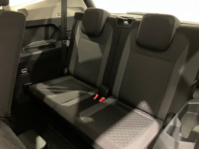 Used 2018 Volkswagen Tiguan S FWD image 34