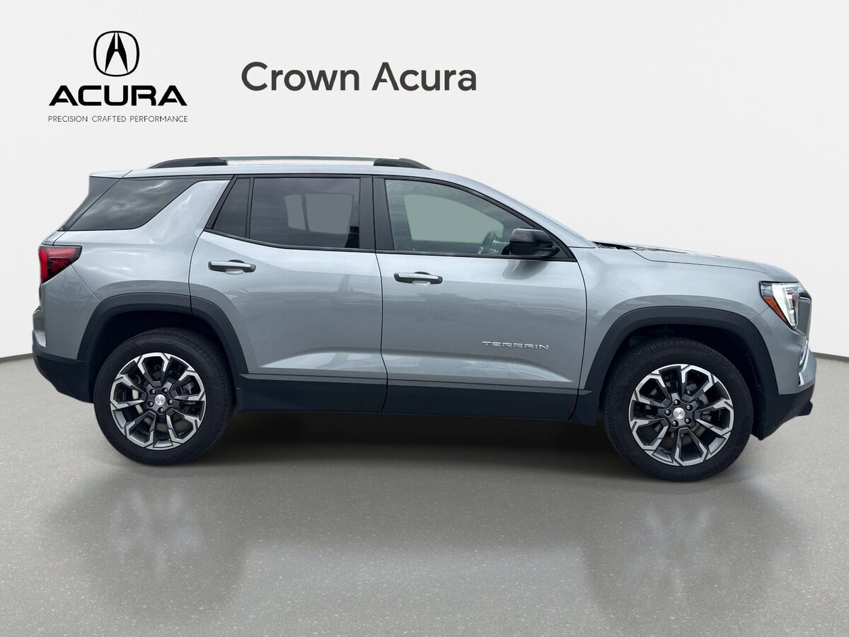Used 2025 GMC Terrain Elevation w/ Elevation Premium Package AWD/4WD image 5