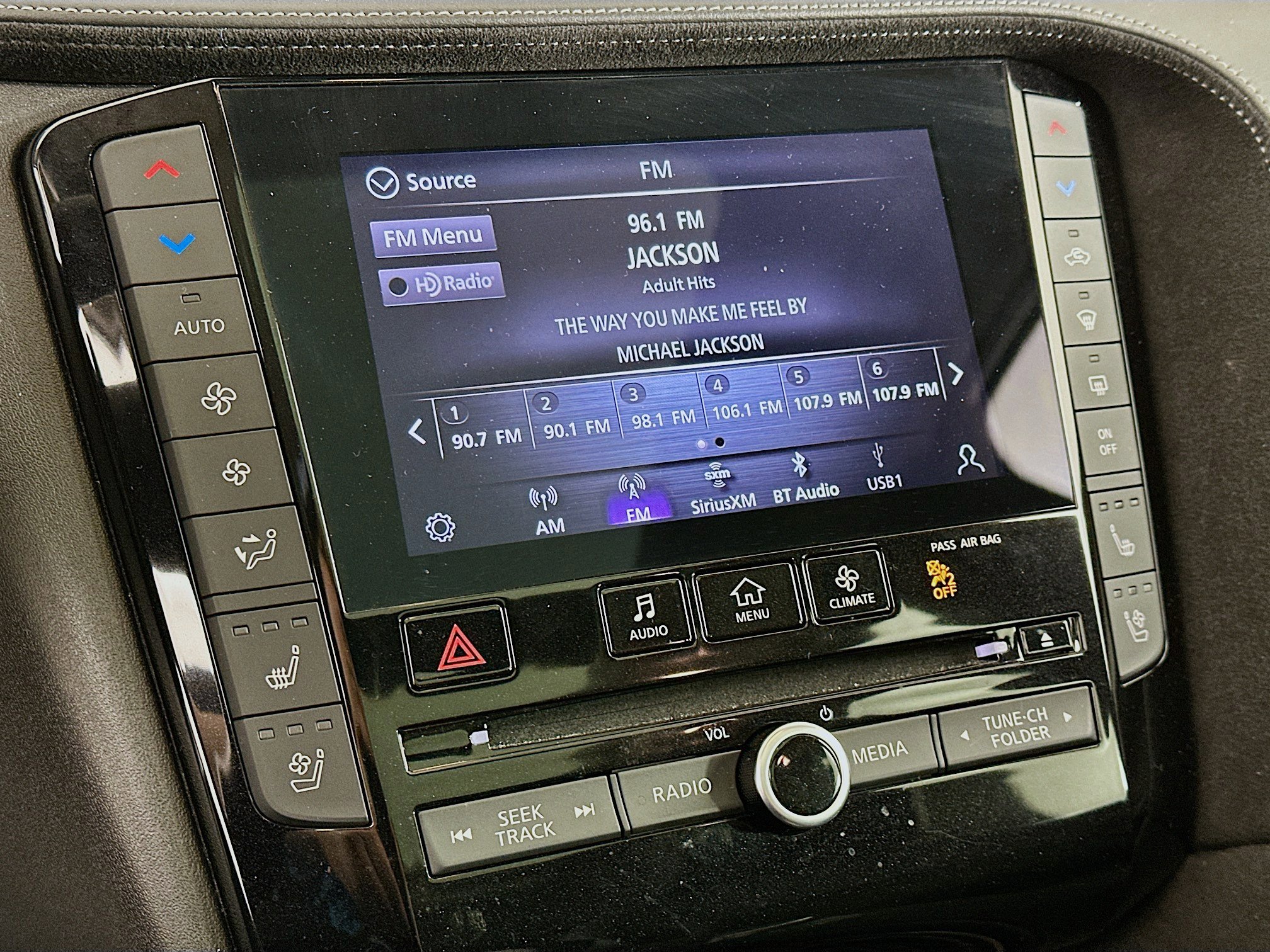 Used 2023 INFINITI QX50 Sensory image 21