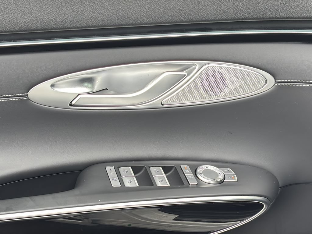 Certified 2026 Genesis GV70 2.5T AWD/4WD image 12