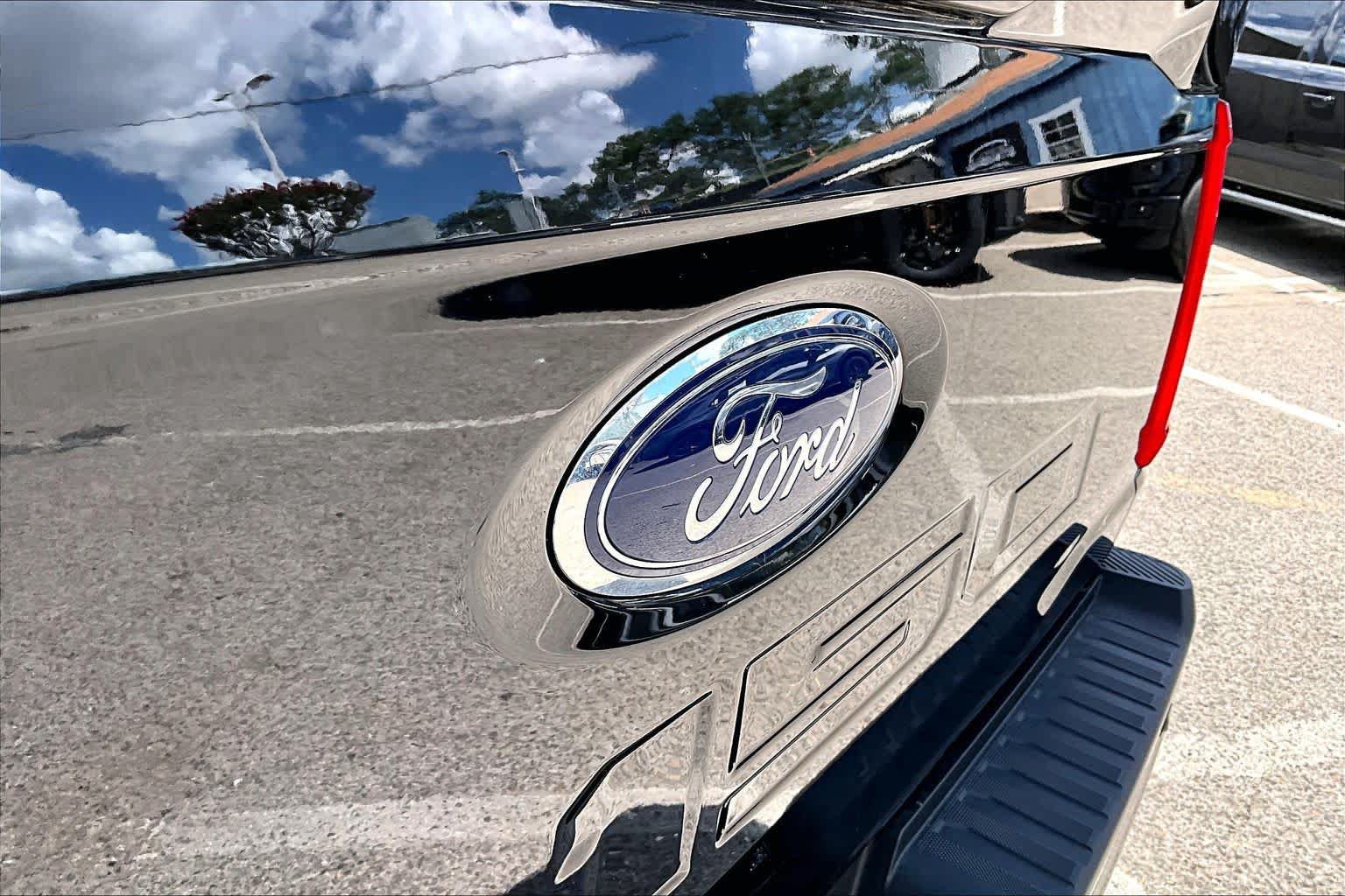 Used 2023 Ford F150 Lariat w/ Equipment Group 502A High AWD/4WD image 33