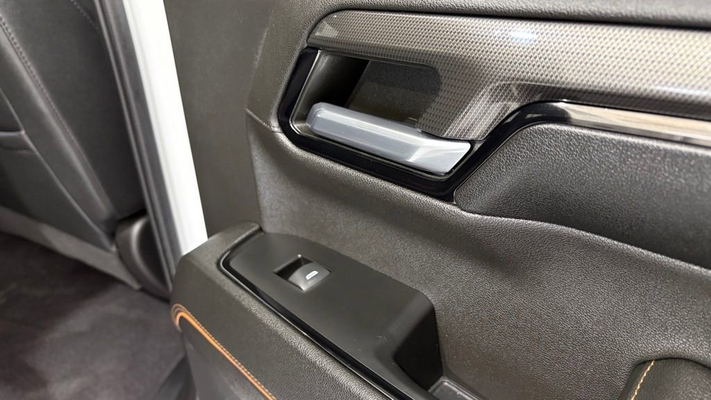 Used 2023 GMC Sierra 1500 AT4 w/ Technology Package image 28