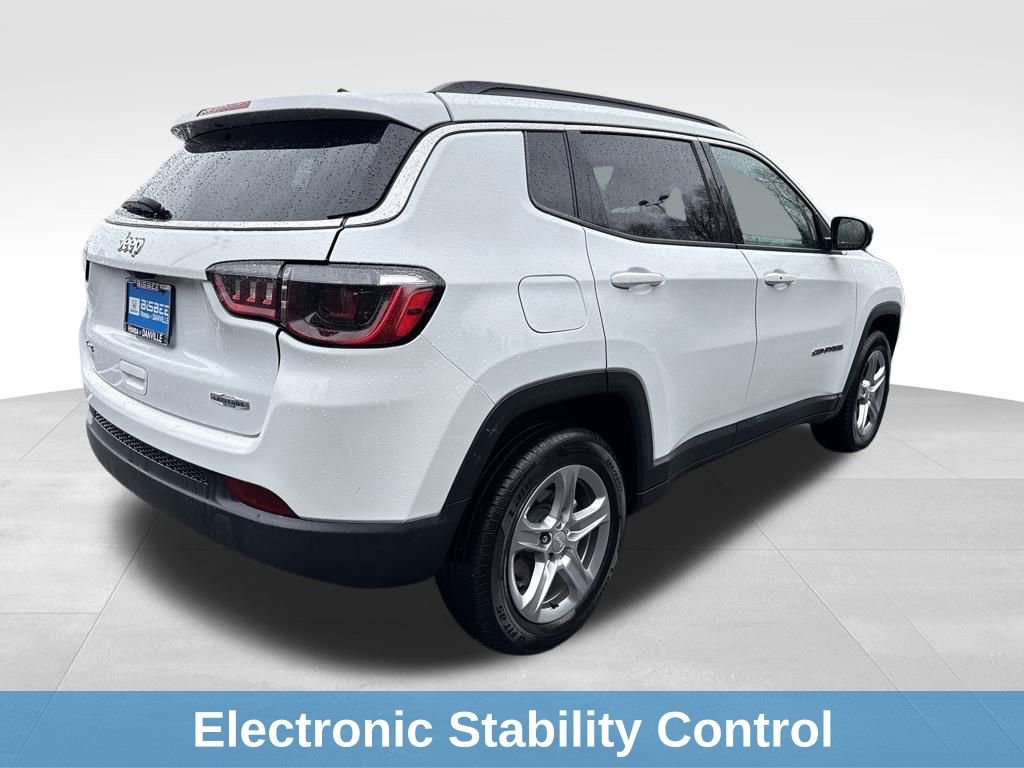 Used 2024 Jeep Compass Latitude image 8