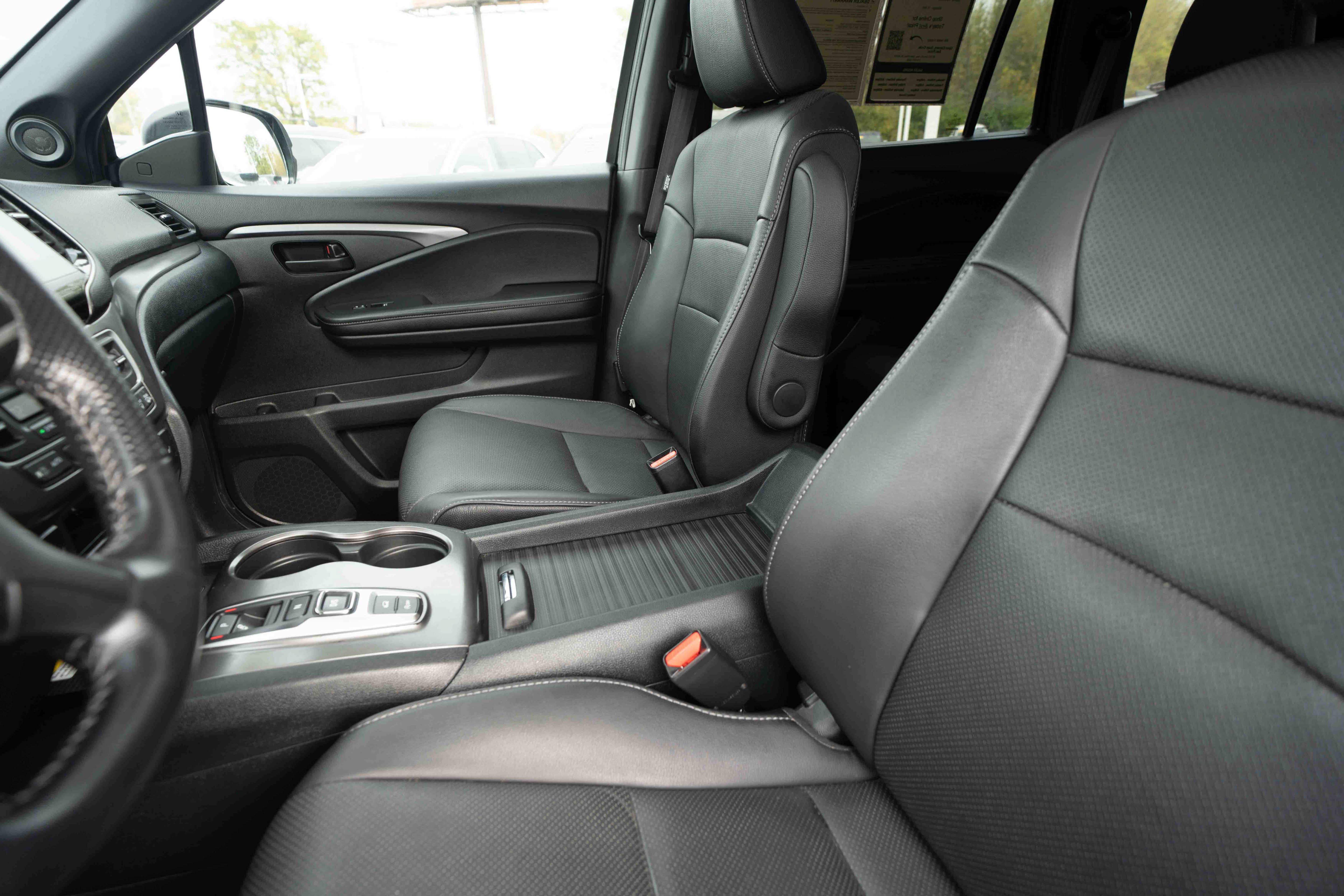 Used 2023 Honda Passport EX-L image 10
