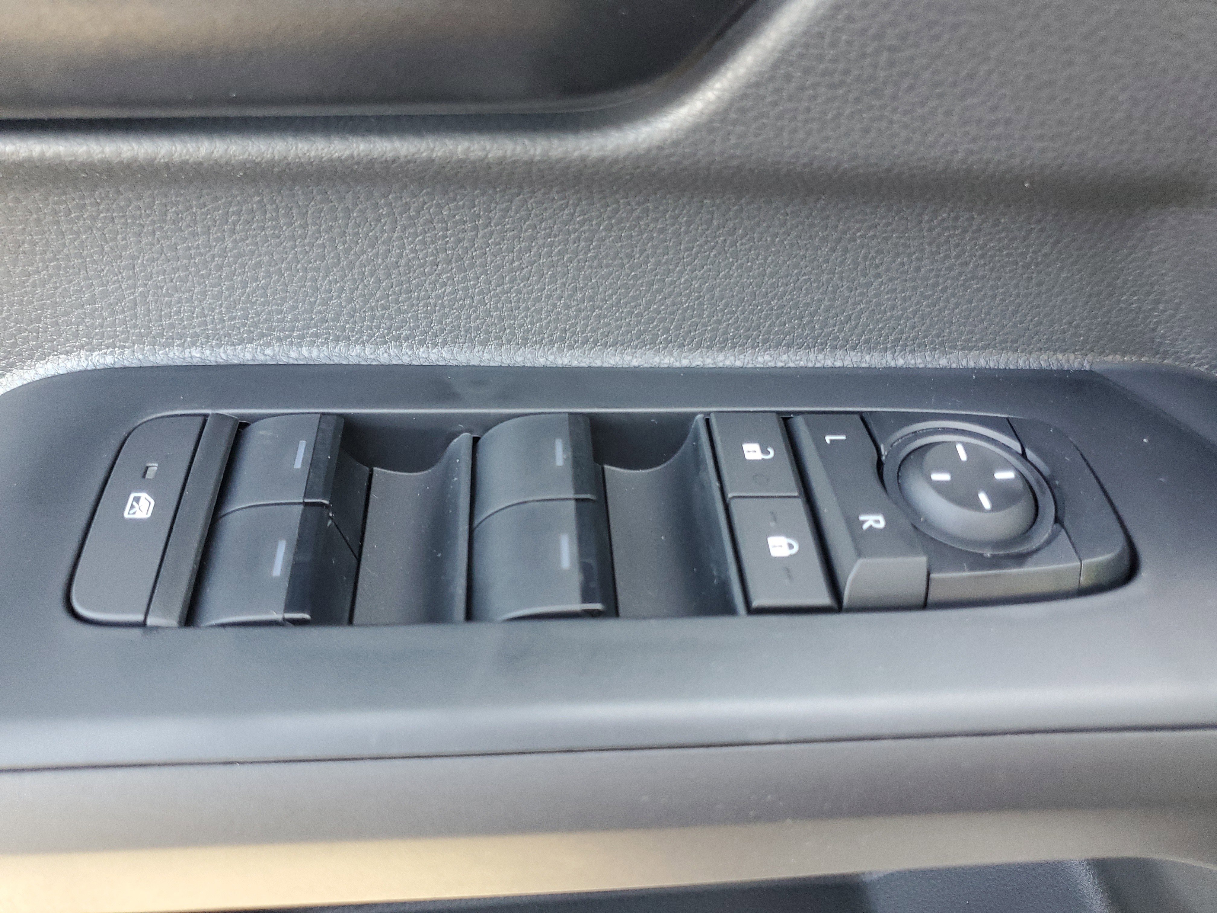 Used 2025 Toyota Tacoma SR5 image 19