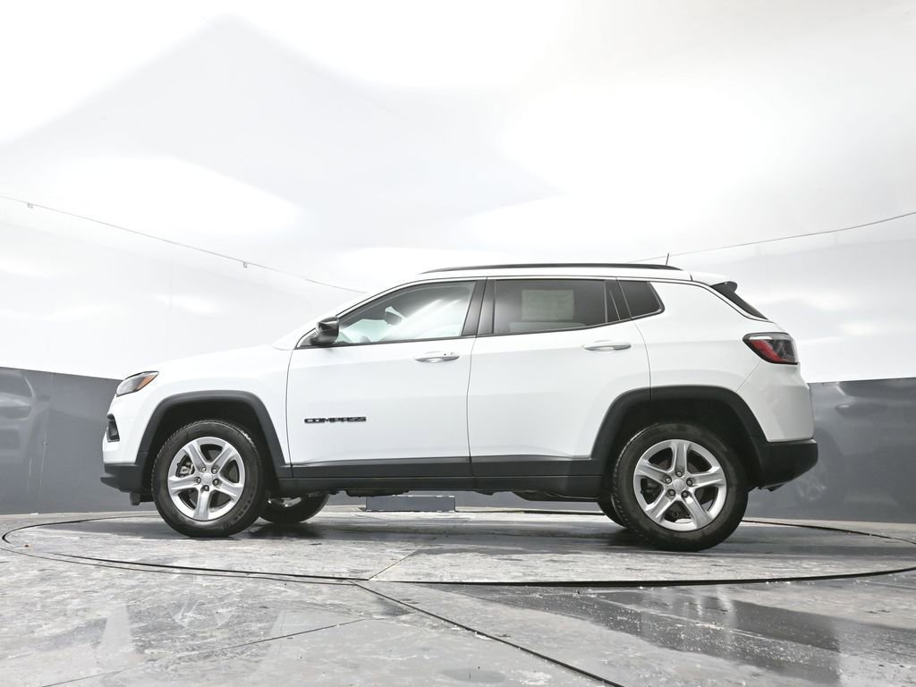 Used 2024 Jeep Compass Latitude image 52