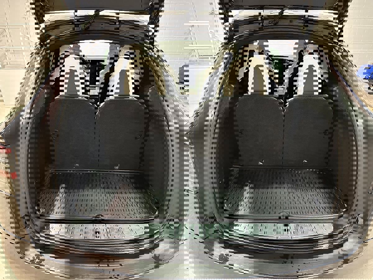 Used 2019 Tesla Model X image 7