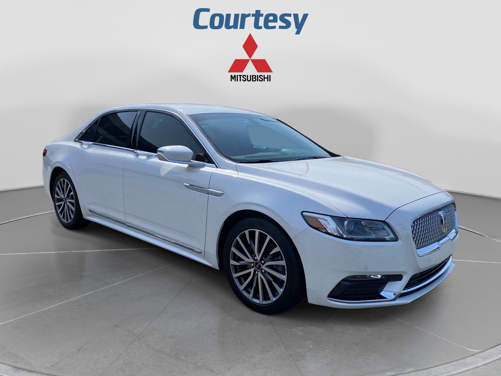 Used 2017 Lincoln Continental Select FWD image 7
