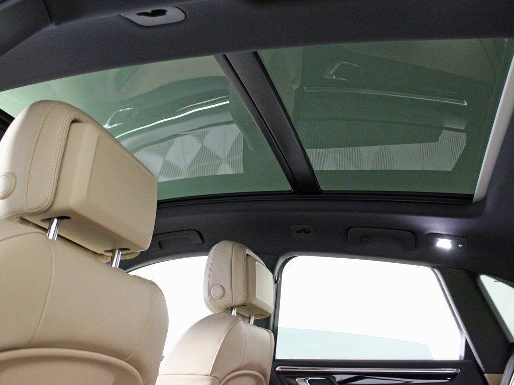 Certified 2025 Porsche Macan image 18