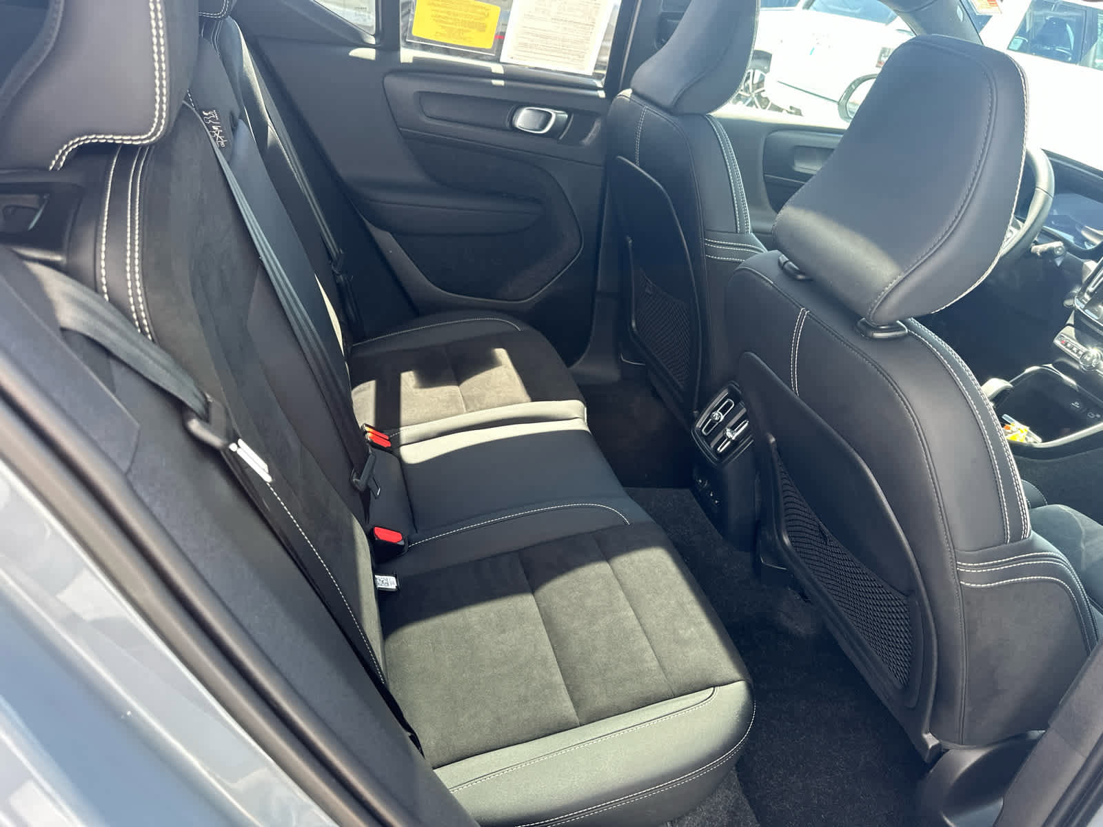 Used 2023 Volvo XC40 Recharge Ultimate w/ Protection Package Premier image 40