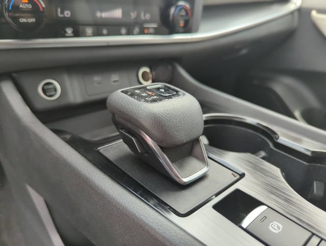 Certified 2023 Nissan Rogue SV FWD image 34