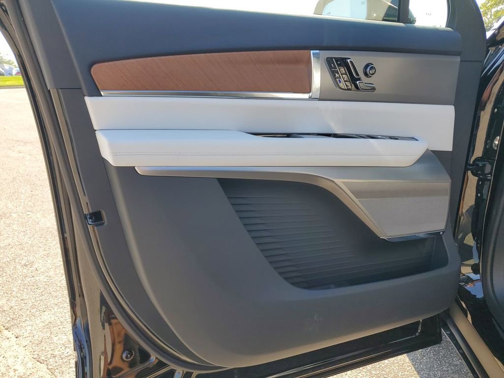 New 2026 Cadillac Vistiq Luxury image 22