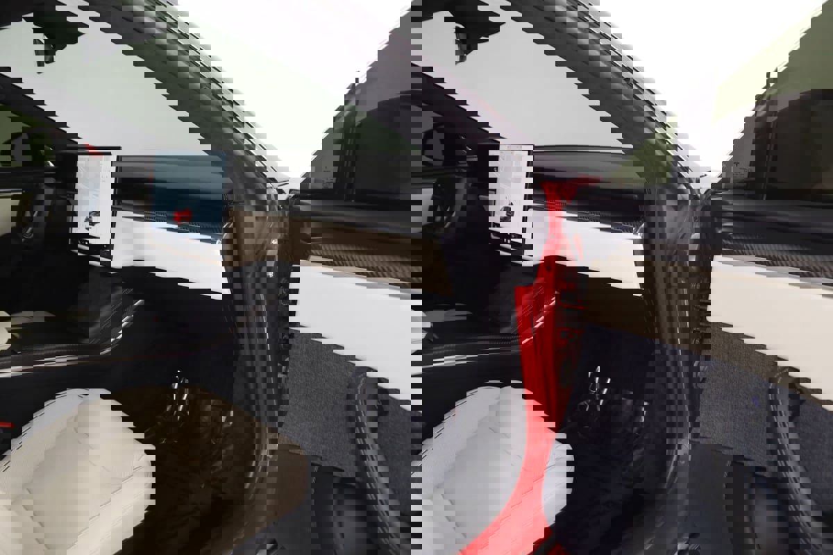 Used 2021 Tesla Model S Plaid image 47