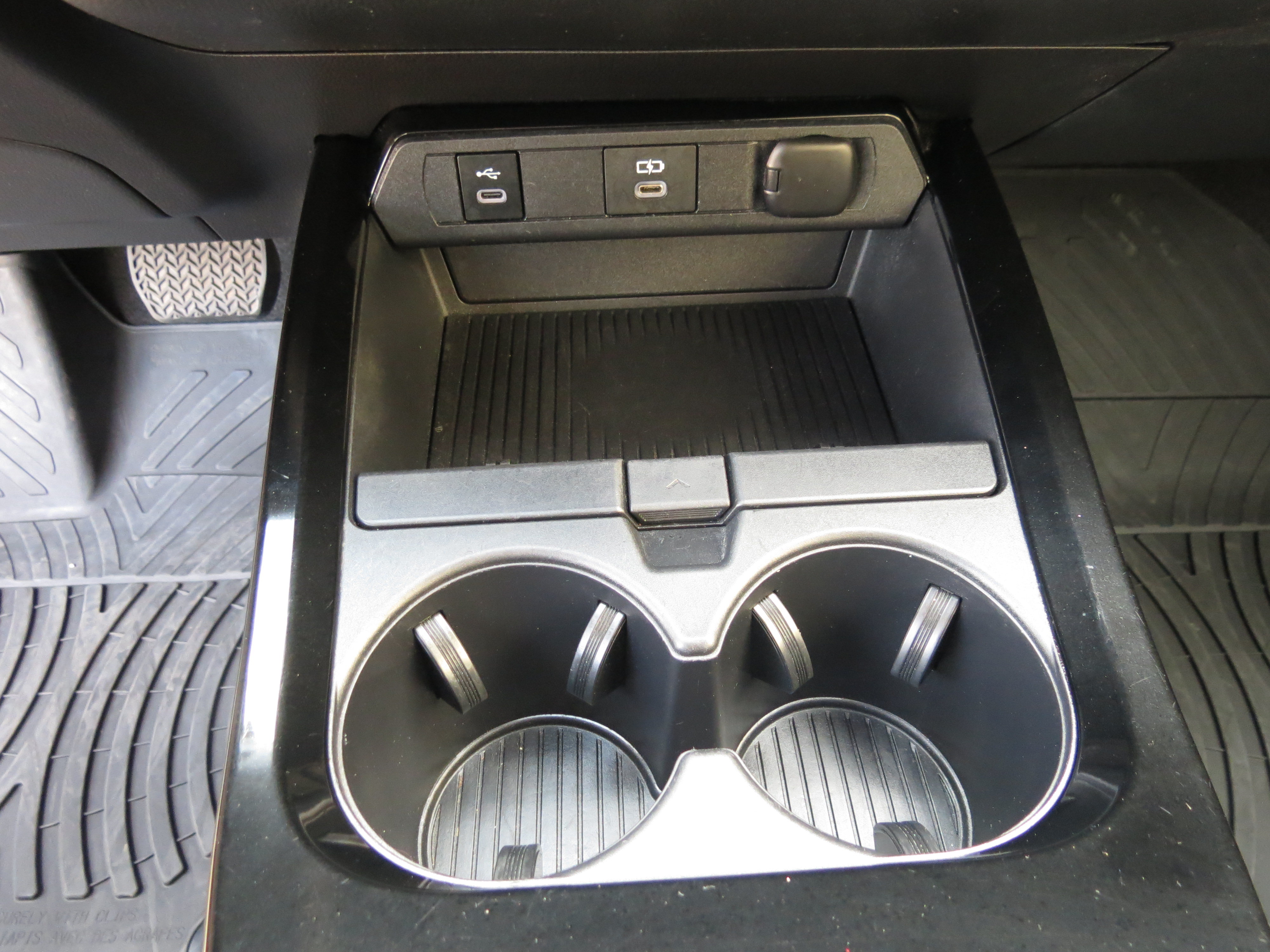 Used 2023 Toyota Prius LE FWD image 24