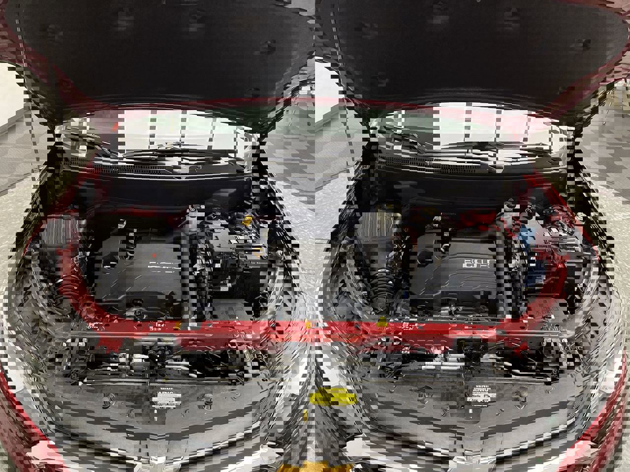 Used 2019 Chevrolet Equinox LT image 2