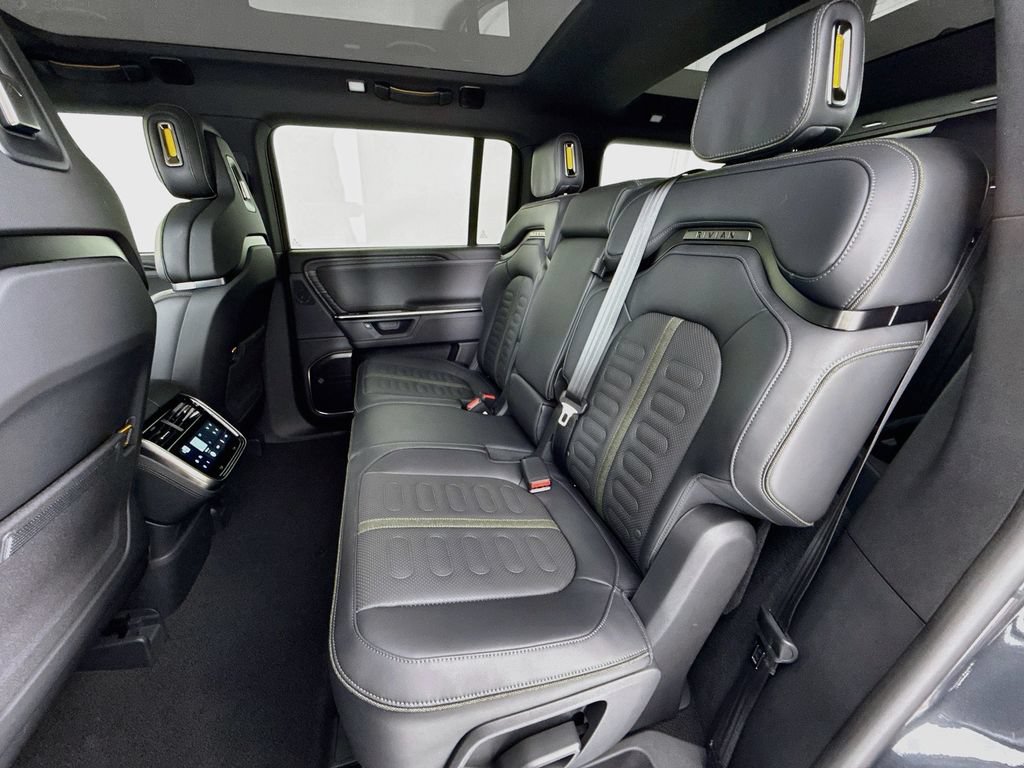Used 2025 Rivian R1S Adventure AWD/4WD image 23