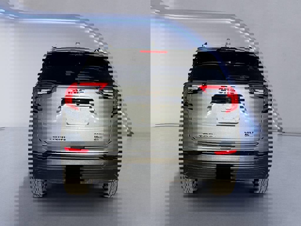 Used 2023 GMC Terrain SLE w/ Elevation Edition image 4