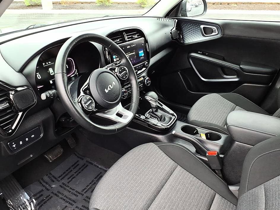 Used 2023 Kia Soul EX image 14